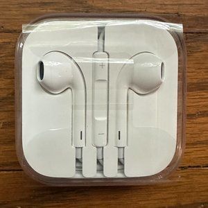 Wired Apple Earbuds